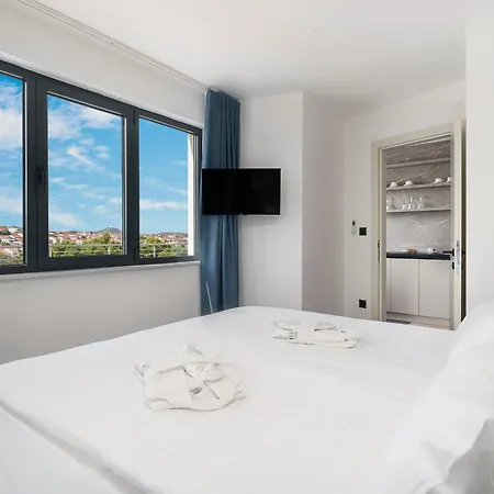 Seesea Hotel 4*