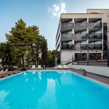 Seesea Hotel 4*