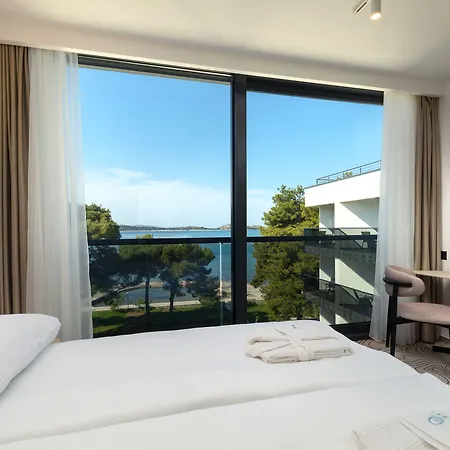 Seesea Hotel 4*