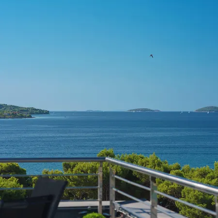 Seesea Hotel 4*