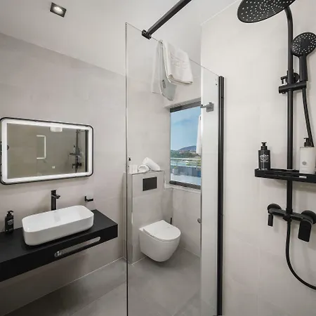 Seesea Hotel 4*